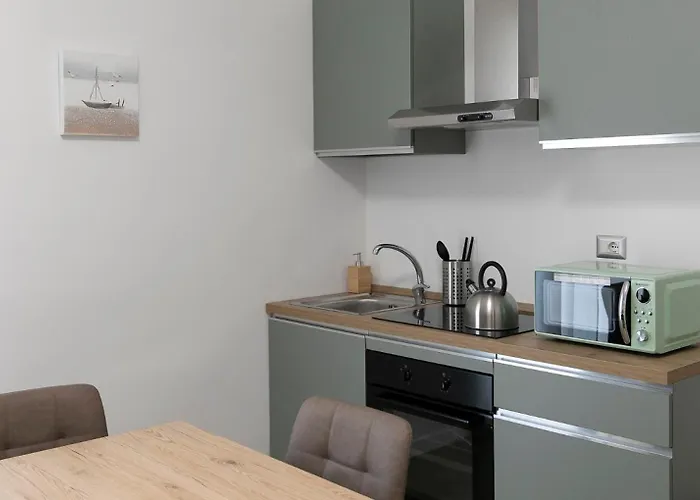 Adelphi 2 Apartment Bari